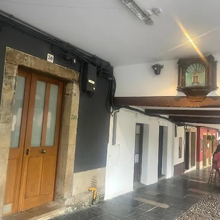 La Santina Y Su Balcon アパート アビレス