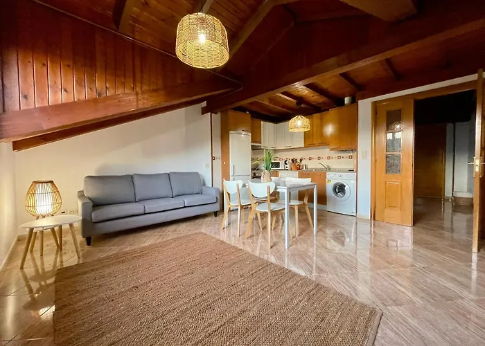 La Santina Y Su Balcón *