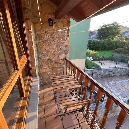 La Santina Y Su Balcon Avilés