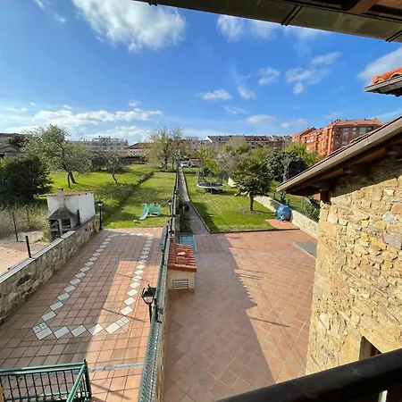 La Santina Y Su Balcon Apartamento